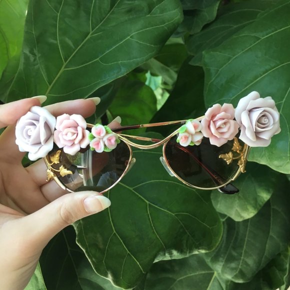 HANDMADE || CERAMIC FLORAL SUNGLASSES - Picture 1 of 3